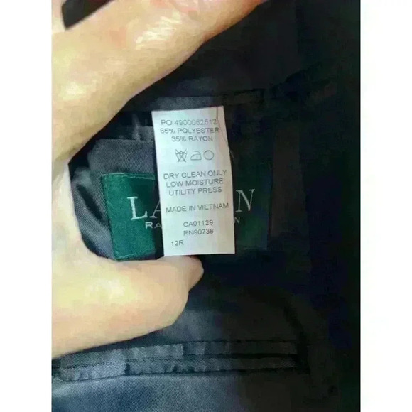 Barely worn black jacket size 12 R. Excellent pre owned condition - Picture 6 of 6